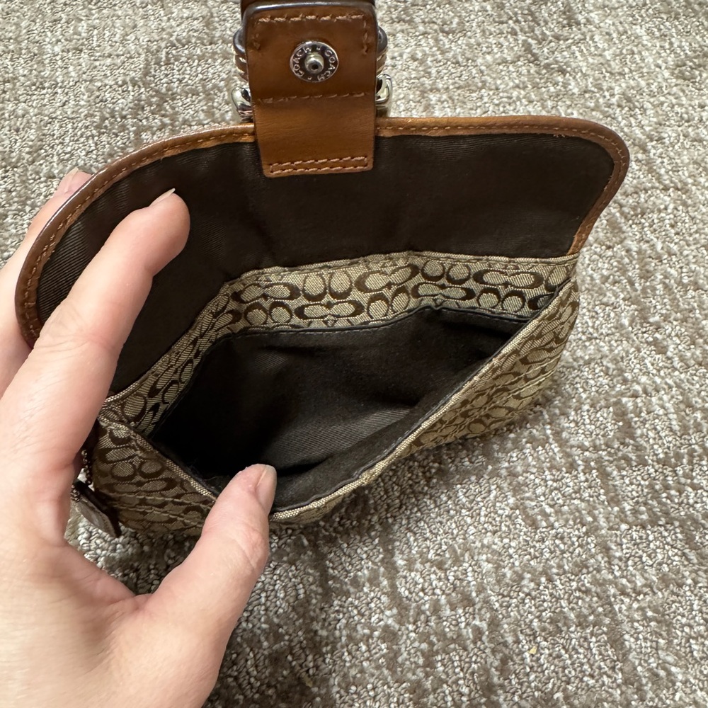 Coach wristlet - Picture 5 of 5